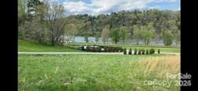 2 River Run 1R, Asheville, NC 28804