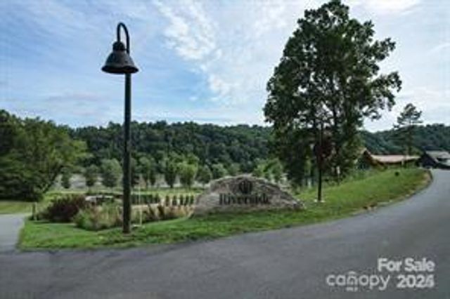 2 River Run 1R, Asheville, NC 28804