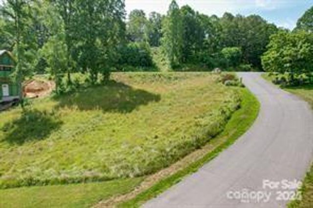 2 River Run 1R, Asheville, NC 28804