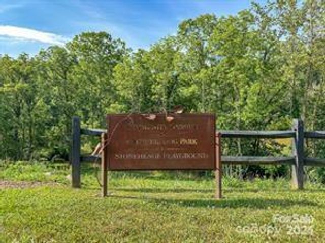 2 River Run 1R, Asheville, NC 28804