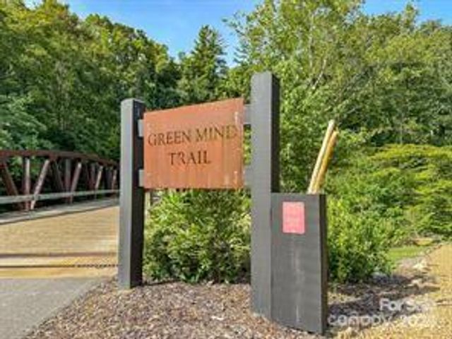 2 River Run 1R, Asheville, NC 28804