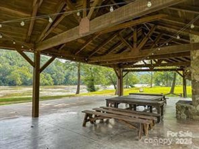 2 River Run 1R, Asheville, NC 28804