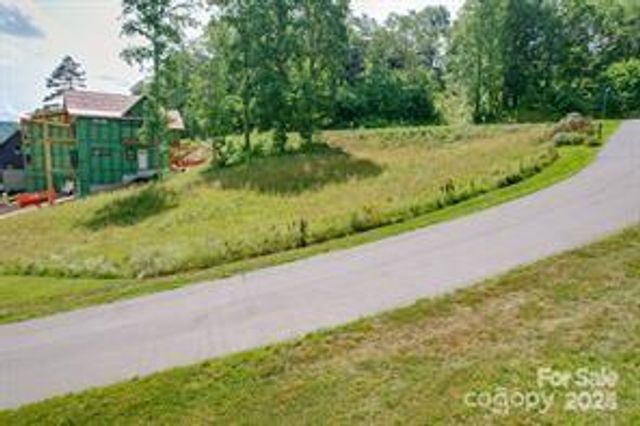 2 River Run 1R, Asheville, NC 28804