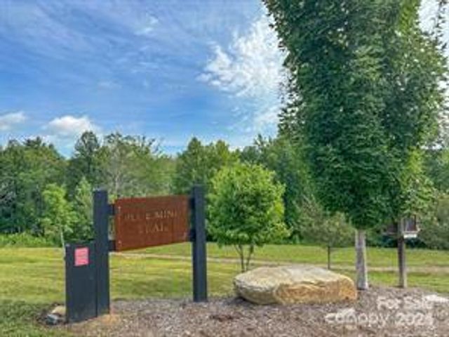 2 River Run 1R, Asheville, NC 28804