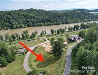 2 River Run 1R, Asheville, NC 28804