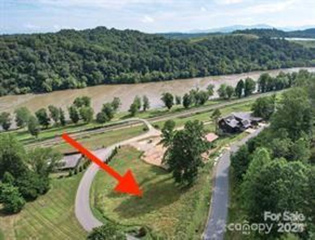 2 River Run 1R, Asheville, NC 28804