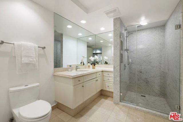 951 Ocean Avenue 102, Santa Monica, CA 90403