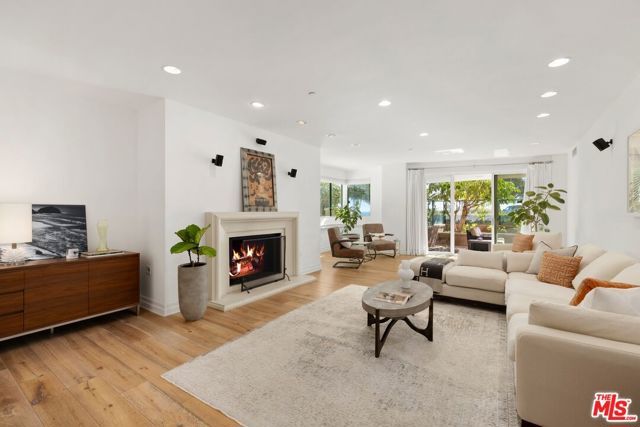 951 Ocean Avenue 102, Santa Monica, CA 90403