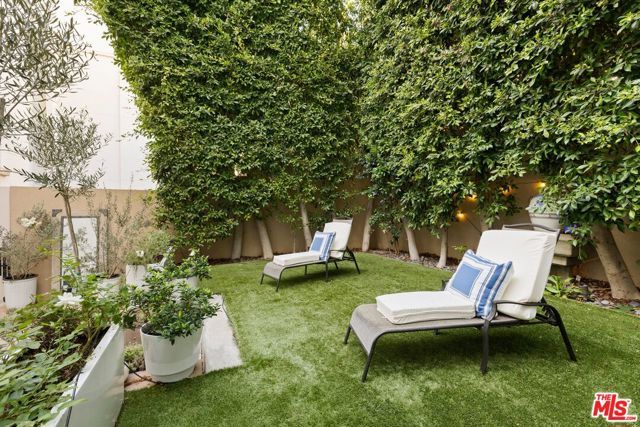 951 Ocean Avenue 102, Santa Monica, CA 90403