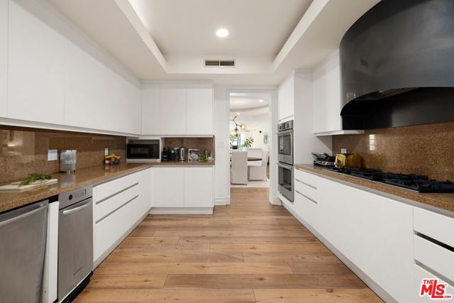 951 Ocean Avenue 102, Santa Monica, CA 90403