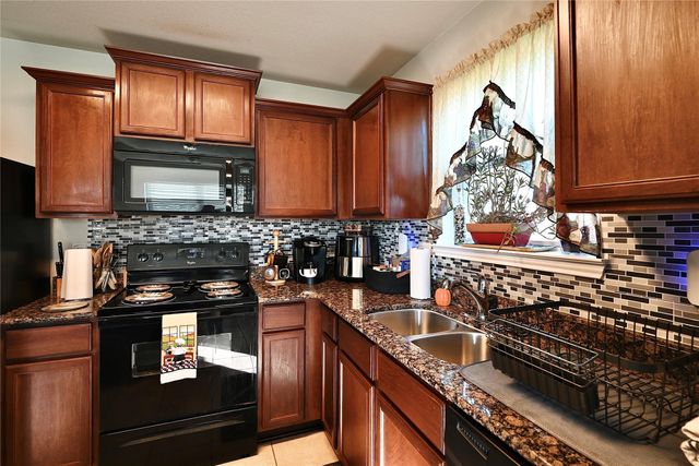 6926 Chessgate Falls Ln, Richmond, TX 77469