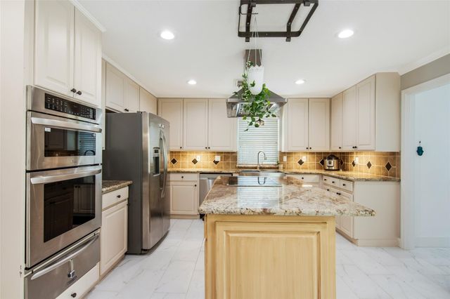 354 Tealwood Drive, Houston, TX 77024