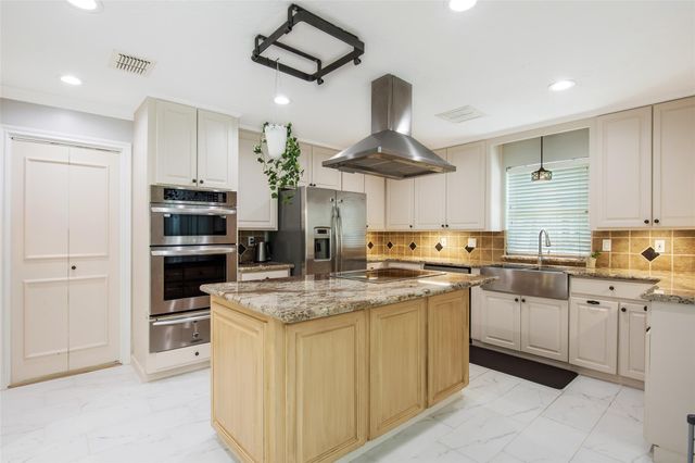 354 Tealwood Drive, Houston, TX 77024