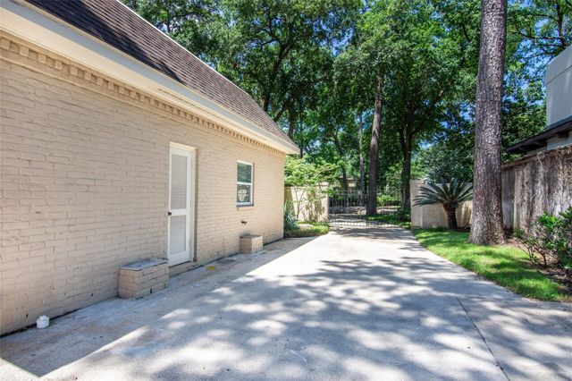 354 Tealwood Drive, Houston, TX 77024
