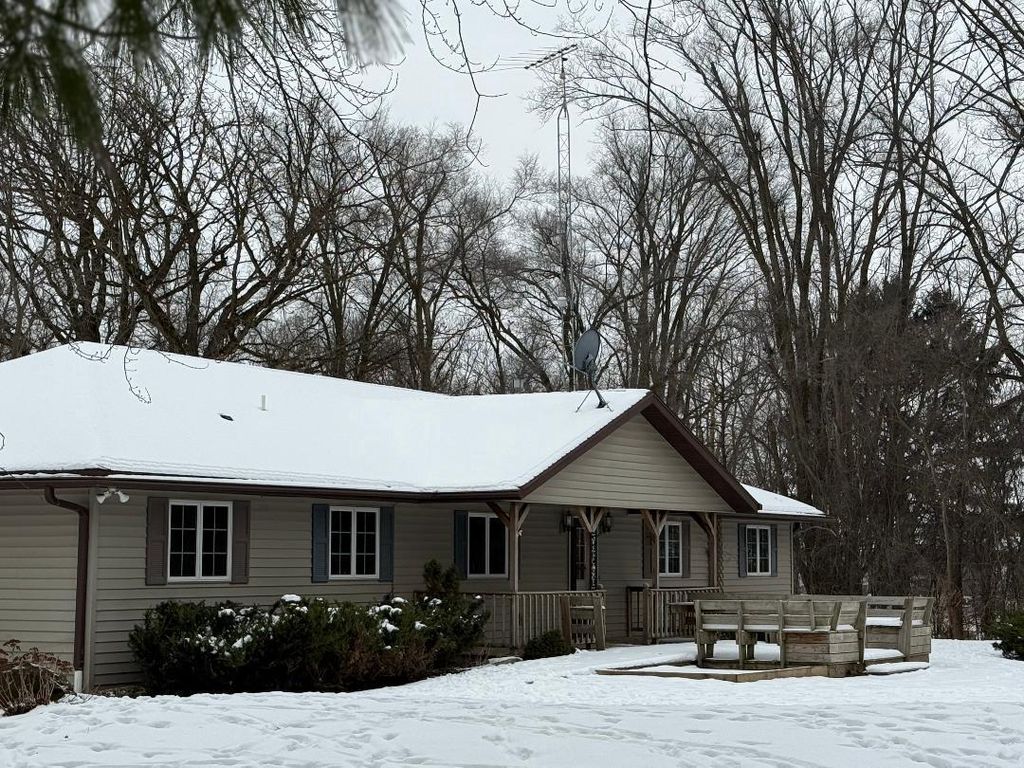 W6399 Brick Church ROAD, Walworth, WI 53184