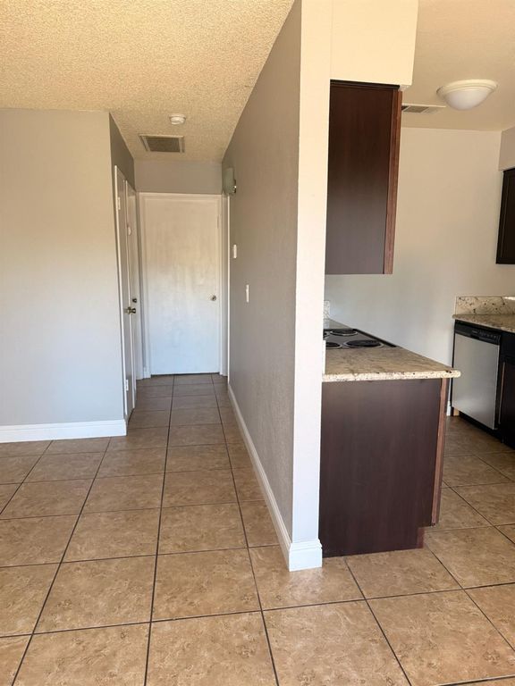 Image 16 of property listing at 303 E Bullard Avenue # 151, Fresno, CA 93710