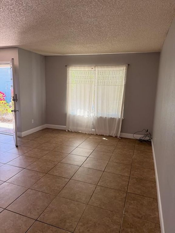 Image 2 of property listing at 303 E Bullard Avenue # 151, Fresno, CA 93710