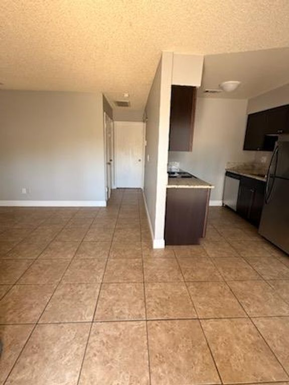 Image 3 of property listing at 303 E Bullard Avenue # 151, Fresno, CA 93710