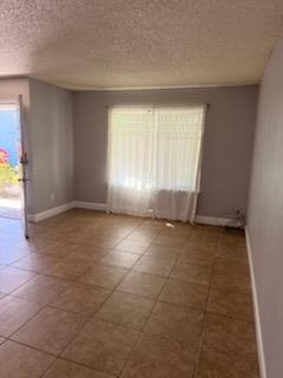 Image 4 of property listing at 303 E Bullard Avenue # 151, Fresno, CA 93710