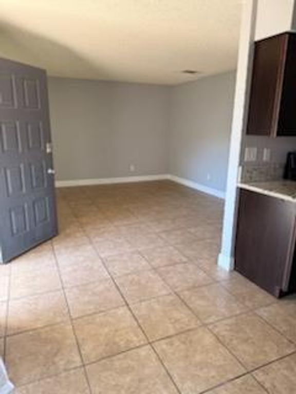 Image 5 of property listing at 303 E Bullard Avenue # 151, Fresno, CA 93710