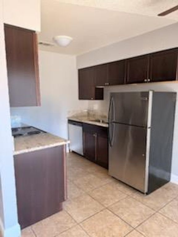 Image 7 of property listing at 303 E Bullard Avenue # 151, Fresno, CA 93710