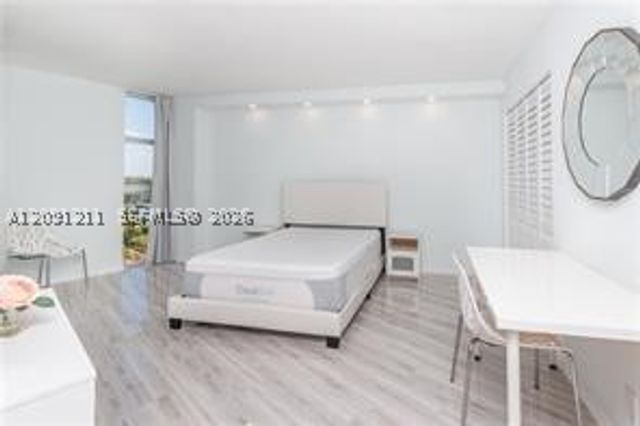 100 Bayview Dr 521, Sunny Isles Beach, FL 33160