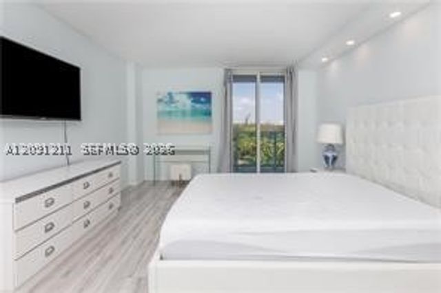 100 Bayview Dr 521, Sunny Isles Beach, FL 33160