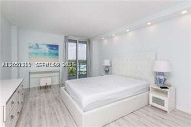 100 Bayview Dr 521, Sunny Isles Beach, FL 33160