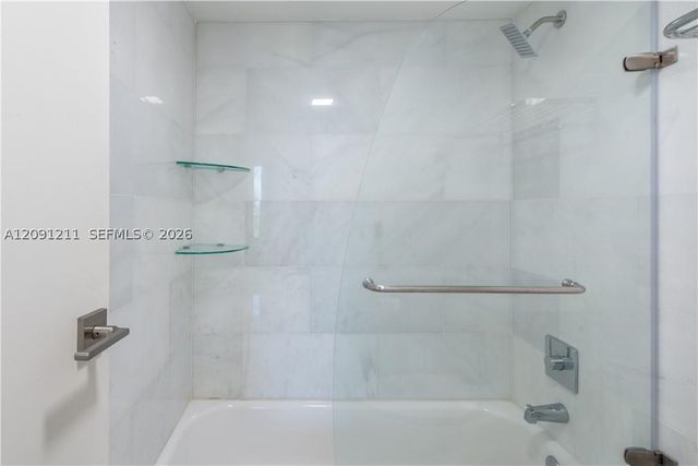 100 Bayview Dr 521, Sunny Isles Beach, FL 33160