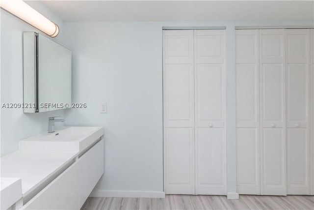 100 Bayview Dr 521, Sunny Isles Beach, FL 33160
