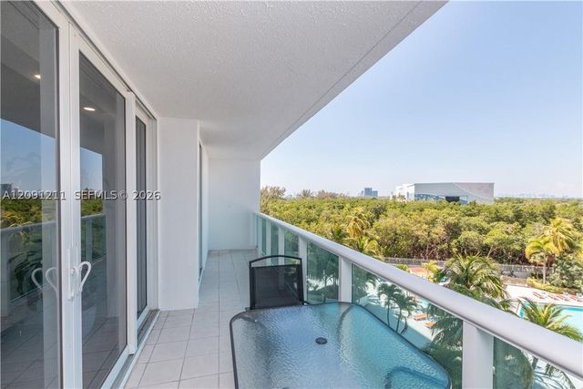 100 Bayview Dr 521, Sunny Isles Beach, FL 33160