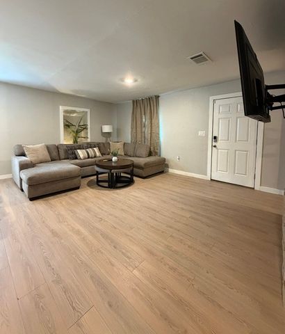 1406 Mentor Avenue, Dallas, TX 75216