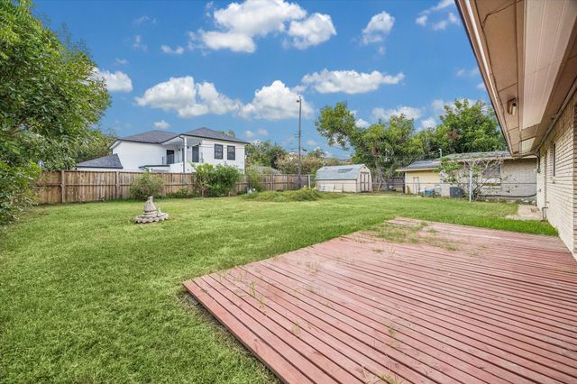 1727 Salford Drive, Houston, TX 77008