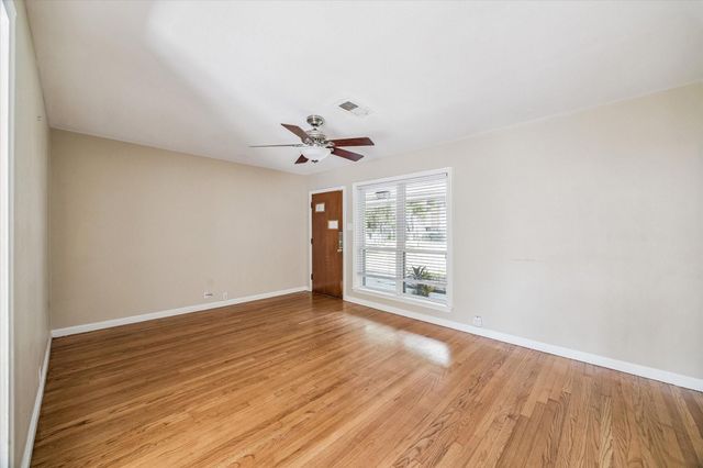 1727 Salford Drive, Houston, TX 77008
