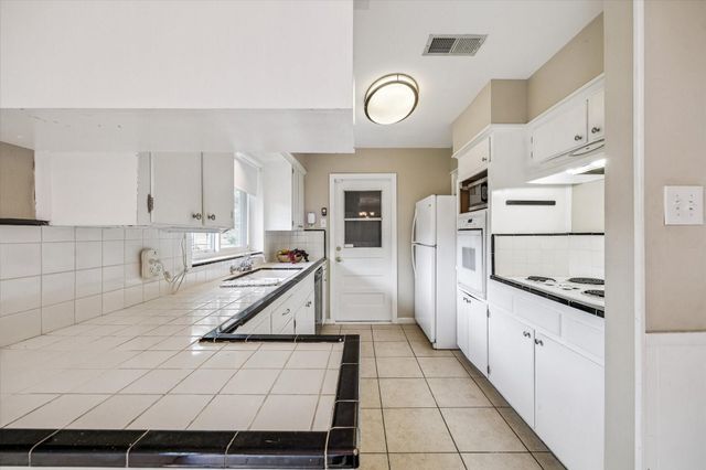 1727 Salford Drive, Houston, TX 77008