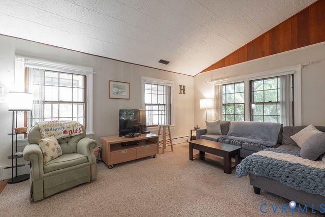 8058 Signal Hill Rd, Mechanicsville, VA 23111