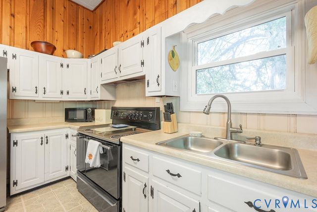 8058 Signal Hill Rd, Mechanicsville, VA 23111