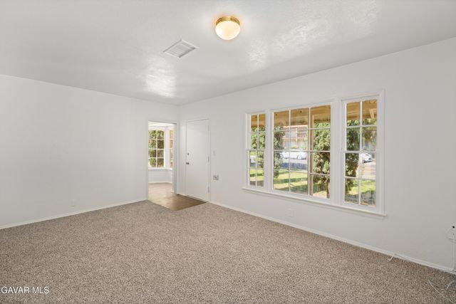 45110 Elm Avenue, Lancaster, CA 93534