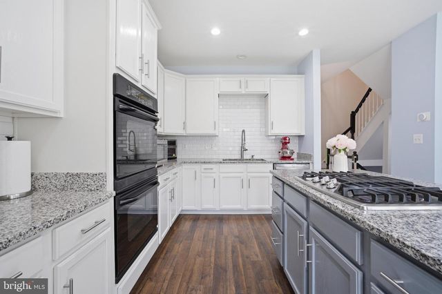 13511 LAVENDER MIST LN, Centreville, VA 20120