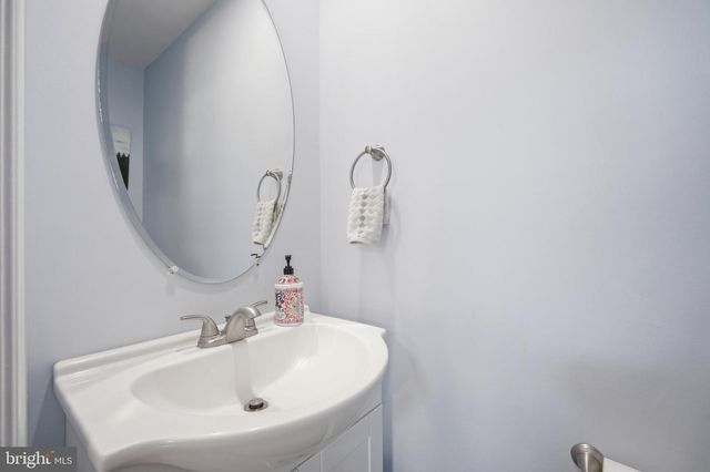 13511 LAVENDER MIST LN, Centreville, VA 20120