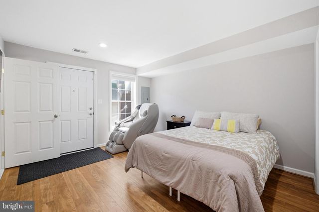 13511 LAVENDER MIST LN, Centreville, VA 20120