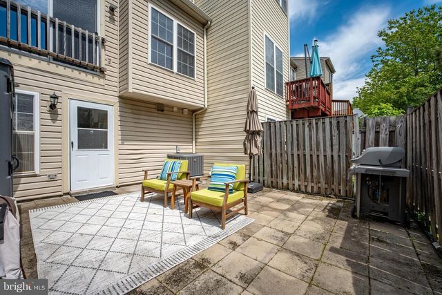 13511 LAVENDER MIST LN, Centreville, VA 20120
