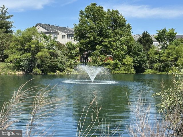 13511 LAVENDER MIST LN, Centreville, VA 20120
