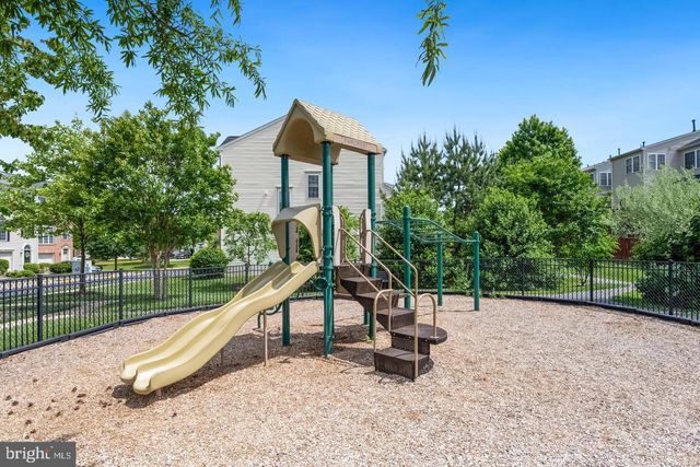 13511 LAVENDER MIST LN, Centreville, VA 20120