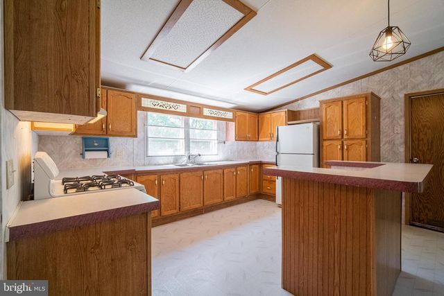 328 CHESTNUT ST, Bainbridge, PA 17502