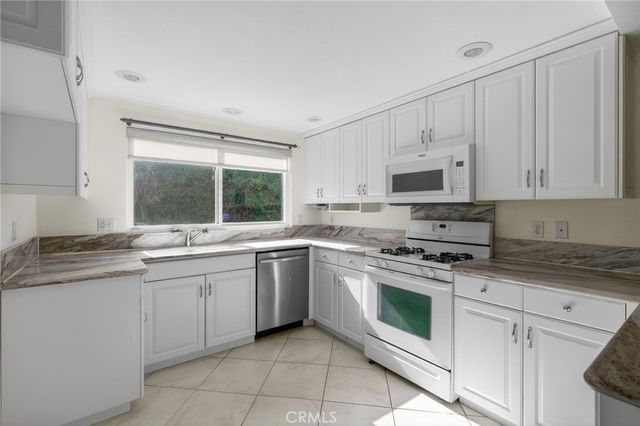 22155 De Berry Street, Grand Terrace, CA 92324