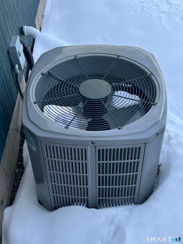 270R East Street, Plainville, CT 06062