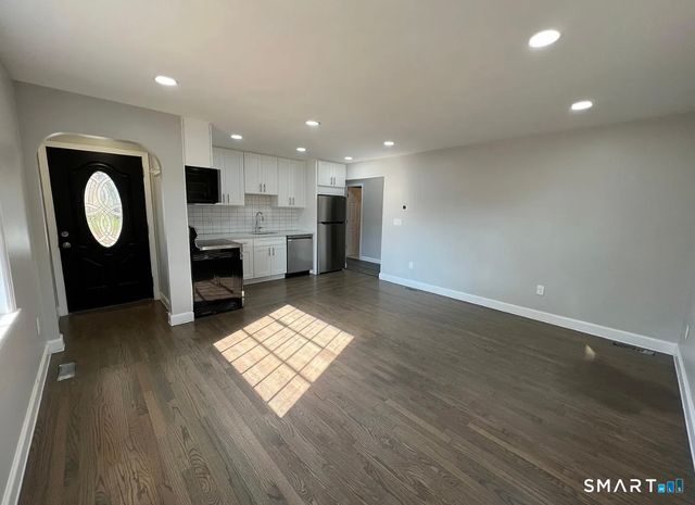 270R East Street, Plainville, CT 06062