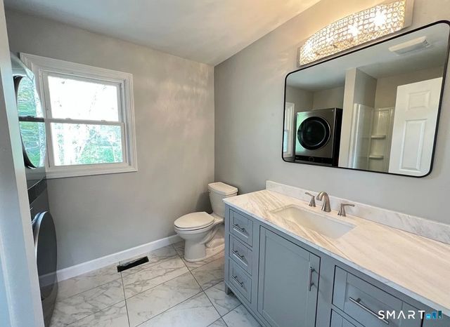 270R East Street, Plainville, CT 06062