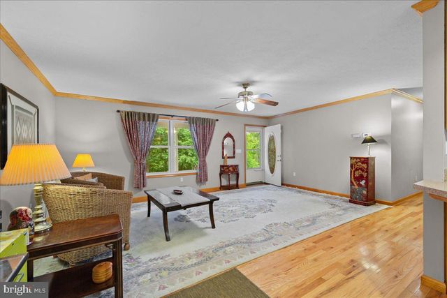 906 CAUTHORN MILL DR, Middletown, VA 22645